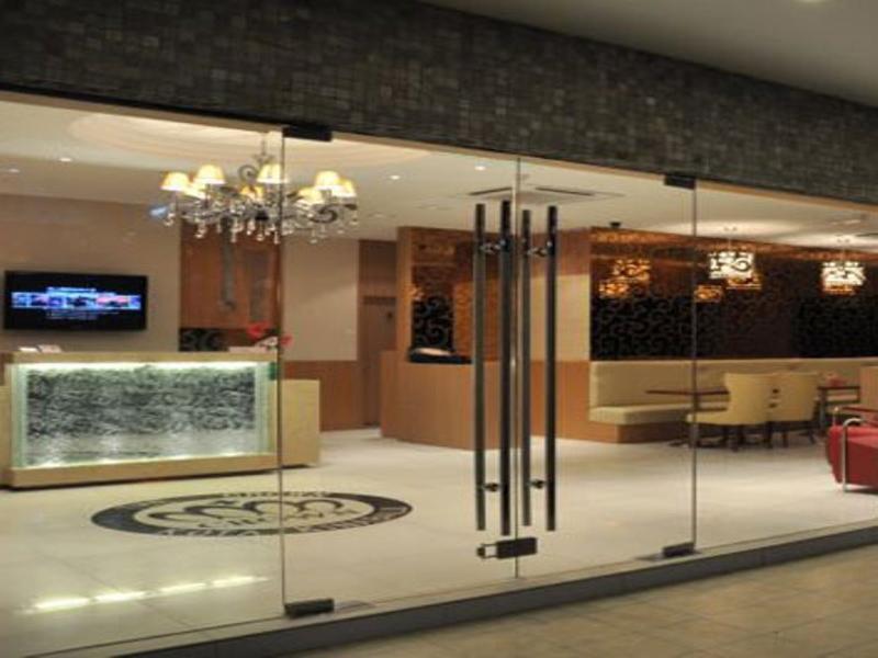 The Crown Borneo Hotel Kota Kinabalu Zewnętrze zdjęcie