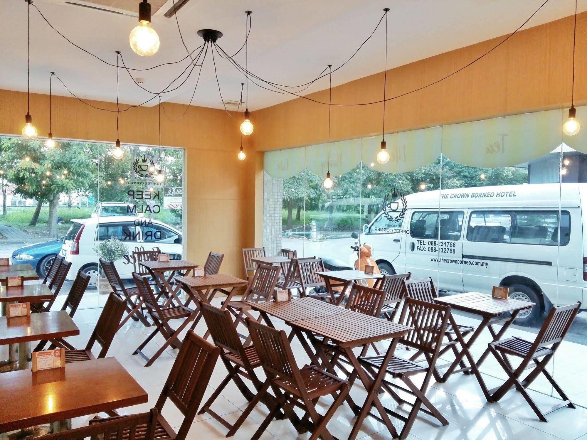 The Crown Borneo Hotel Kota Kinabalu Zewnętrze zdjęcie