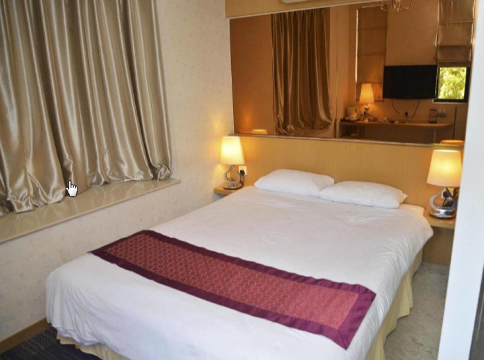 The Crown Borneo Hotel Kota Kinabalu Zewnętrze zdjęcie