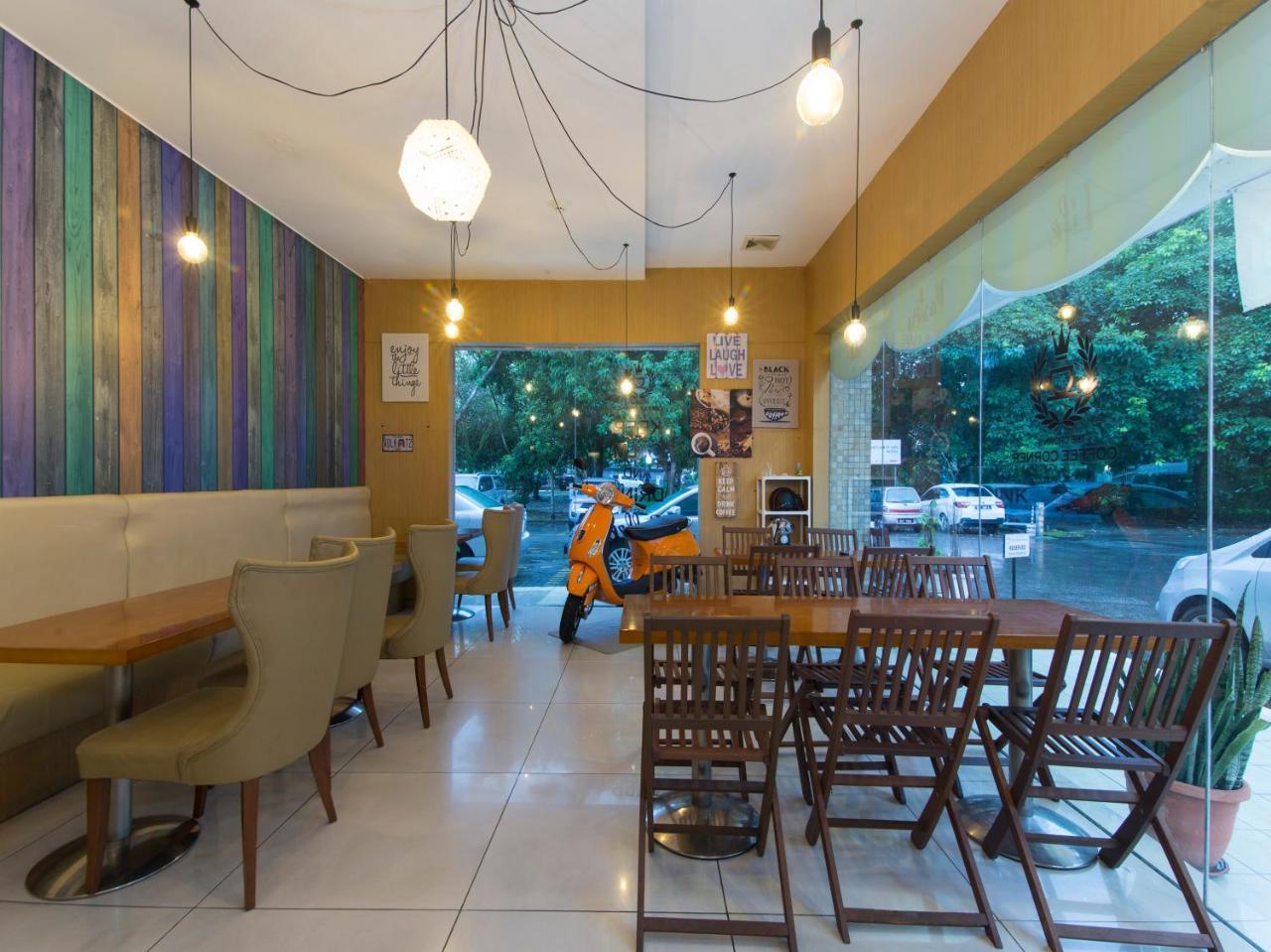 The Crown Borneo Hotel Kota Kinabalu Zewnętrze zdjęcie